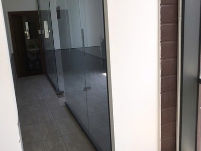 Chính chủ cho thuê mặt bằng văn phòng đẹp, rộng rãi tại đường cách mạng tháng 8, p12, quận 10. 4