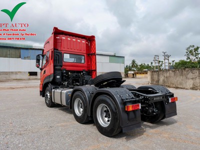 Xe đfâu kéo Dongfeng động cơ 420hp  2024 2