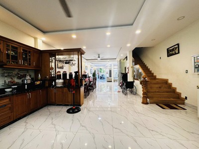 Giảm 4 tỷ, bán gấp nhà mặt tiền bàu cát 2 - đồng đen, 6.8x28m, 3 tầng - 7pn, 38 tỷ 2