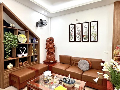 Bán siêu phẩm ô tô đỗ cửa 50 m2 giá 14.4 tỷ tại thái thịnh, đống đa. 1