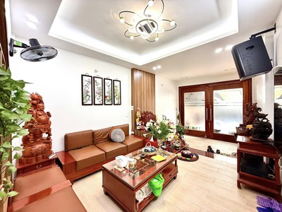 Bán siêu phẩm ô tô đỗ cửa 50 m2 giá 14.4 tỷ tại thái thịnh, đống đa. 0