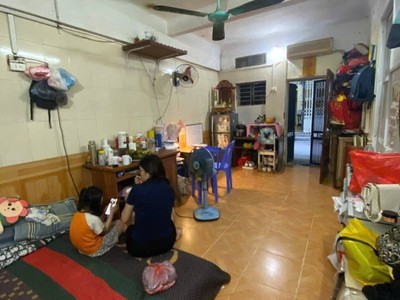 Nhà tập thể tầng 1, diện tích 35m, mua bán vi bằng 2 ngủ lưu động, tầng 1 kinh doanh, oto vào nhà 0