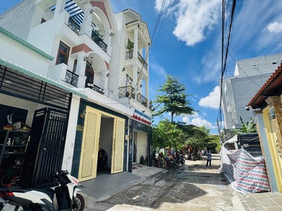 Đất đẹp linh trung thủ đức   ngang 8m vuông đẹp   117m    hẻm xe tải   gần hoàng diệu 2   9 tỷ 0