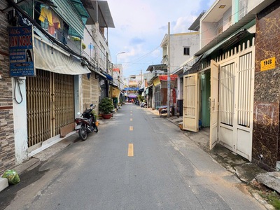 Mặt tiền vừa ở vừa kinh doanh, ngay gò xoài, nhà 3 tầng, 50m2, sổ đẹp pháp lý chuẩn giá nhỉnh 3 tỷ 4