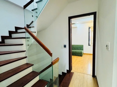 Chính chủ bán nhà mặt phố vọng - 51m 5 tầng. ngay sát cổng trường đh kinh tế. gara ô tô hơn 15 tỷ 2