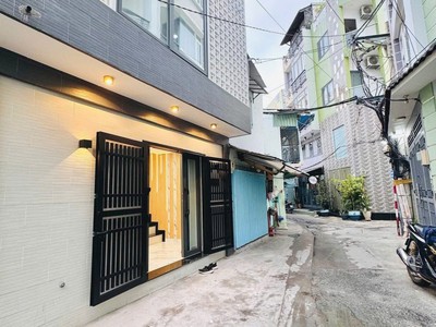 Bán nhà hxh phan đăng lưu 3 tầng chỉ hơn 3 tỉ 4