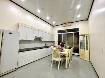 Cho thuê nhà Văn Cao, DT: 83m2, 4 p.ngủ full đồ. 2