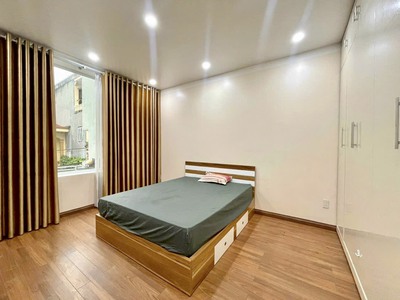 Cho thuê nhà Văn Cao, DT: 83m2, 4 p.ngủ full đồ. 5