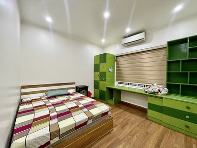 Cho thuê nhà Văn Cao, DT: 83m2, 4 p.ngủ full đồ. 7