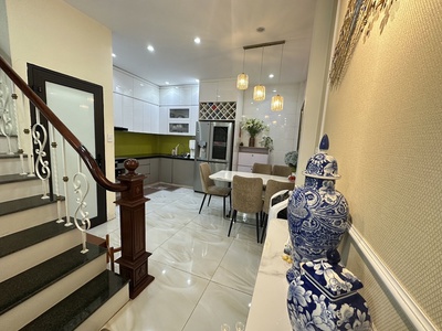 Bán nhà 5 tầng phố ngọc thụy   ô tô đỗ cổng   giá hơn 6 tỷ 2