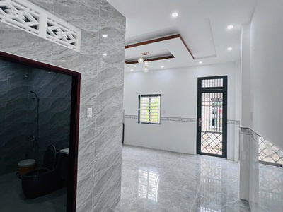 Bán nhà 1 trệt 1 lầu sổ hoàn công nhà vừa mới hoàn thiện giá 950 triệu 8