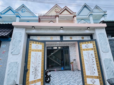 Bán nhà 1 trệt 1 lầu sổ hoàn công nhà vừa mới hoàn thiện giá 950 triệu 1