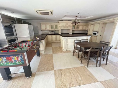 Bán tòa nhà sư vạn hạnh , quận 10 , 8 lầu  215m2 , 1200 dt sàn 74 tỷ 4