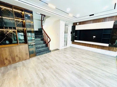 Tuyệt đẹp 45m2-7t-4pn, thang máy, ôtô gần phố trịnh văn bô, giá 8.3 tỷ 2