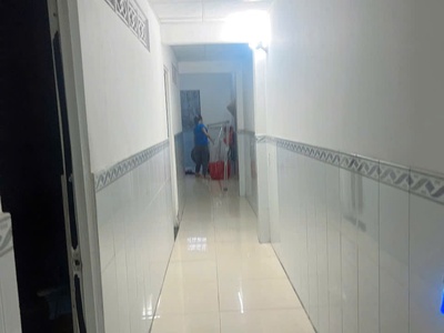 Bán nhà đối diện chợ,kinh doanh buôn bán tốt,gần chiêu liêu,giá đầu tư 4