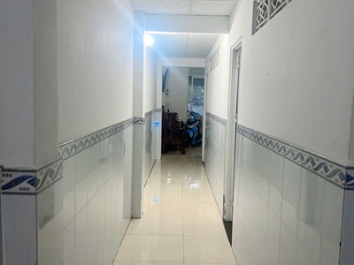 Bán nhà đối diện chợ,kinh doanh buôn bán tốt,gần chiêu liêu,giá đầu tư 1