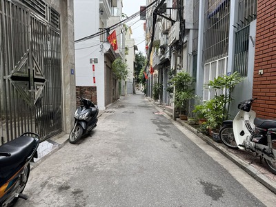 Đất Việt Hưng 60m2 ngõ ô tô thông, gần chợ, trường, tiện ích 500m bạt ngàn 2