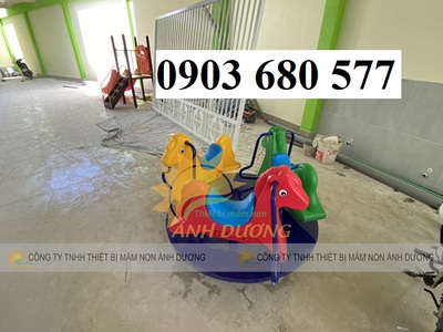 Đu quay ngoài trời đáng yêu dành cho trẻ em mầm non 0