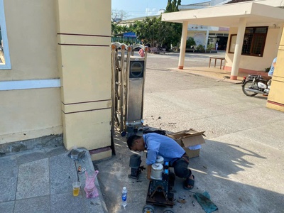 Sửa chữa cổng xếp tại Bình Định 6