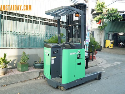 Xe nâng điện đứng lái giá chỉ 1   tiểu học 0