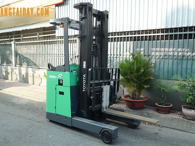 Xe nâng điện đứng lái giá chỉ 1   tiểu học 1