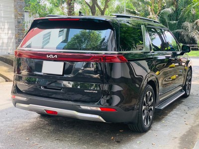 Bán xe Kia Carnival 3.5G Signature 2023, màu đen. 3