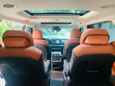 Bán xe Kia Carnival 3.5G Signature 2023, màu đen. 12