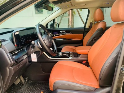 Bán xe Kia Carnival 3.5G Signature 2023, màu đen. 14