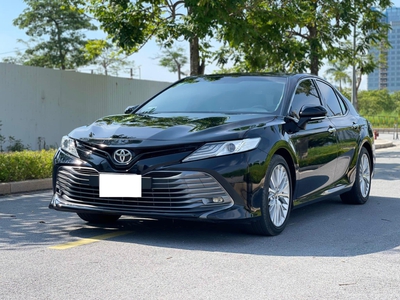 Bán xe Toyota Camry 2.5Q 2021, màu đen. 4