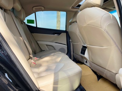 Bán xe Toyota Camry 2.5Q 2021, màu đen. 5