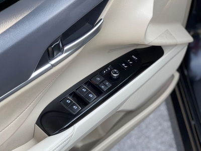 Bán xe Toyota Camry 2.5Q 2021, màu đen. 6