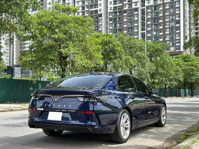 Bán xe Vinfast Lux A2.0 Turbo 2022, màu xanh. 6