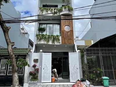 Giữa lòng Tân An   nơi phồn hoa đang vươn mình phát triển từng ngày, có một ngôi nhà không chỉ để ở 0