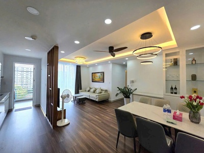 Chung cư Saigon Airport, Bạch Đằng, TB: 98m2, 2p ngủ, nội thất cao cấp, 20tr 0