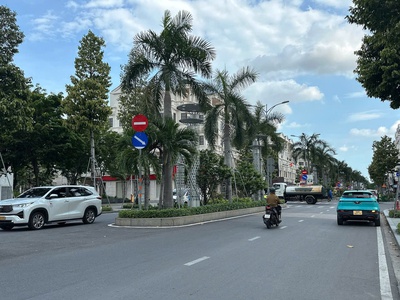 Bán biệt thự đẳng cấp 4 lầu ngang 12m ngay kdc cityland p.10 240m2 tiện ích vip chỉ 55 tỷ 0