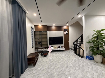 Bán gấp nhà dân xây tại thị trấn phùng, 32m, xây 4 tầng 3,65 tỷ, ô tô ngủ trong nhà 0