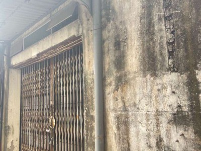 Bán nhà c4 ở việt hưng long biên cách 1 nhà ra mặt đường oto tránh diện tích 35m, 4 tỷ 9 2