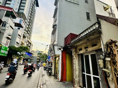 Bán nhà mặt phố thụy khuê, gần chu văn an, 58m, nhà cũ, 3 mặt thoáng, chỉ 20 tỷ 0