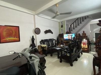 Nhà đẹp 2 tầng, hẻm ô tô gần celadon city 5,5 tỷ 1