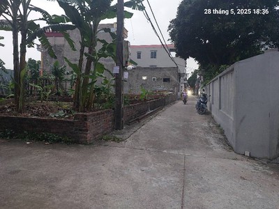 Chủ cần bán gấp 60m2,mt4m, ô tô thông, 4.95 tỷ, uy nỗ, đông anh. 4