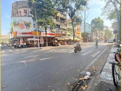 Nhỉnh 18 tỷ - mtkd nguyễn chí thanh  bv chợ rẫy 4tầng 3.9x10m  sổ vuông 1