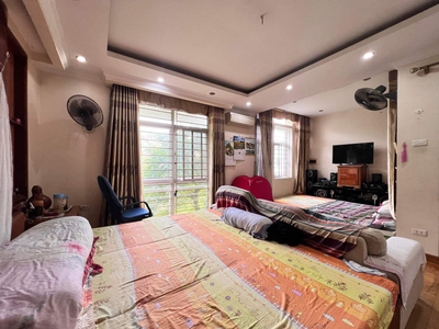 Bán biệt thự làng việt kiều châu âu - lô góc 180m  - có hầm - view vườn hoa - giá chỉ 50 tỷ 1