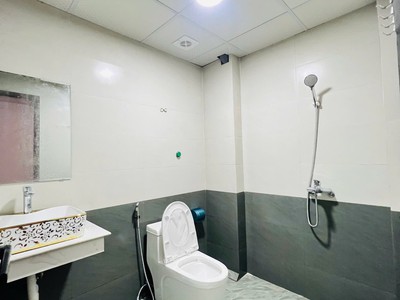 NHÀ MỚI THANG MÁY QUẬN HAI BÀ TRƯNG 42m2 5 tầng ngõ rộng thông tứ phía giá chỉ 8.9 tỷ 8