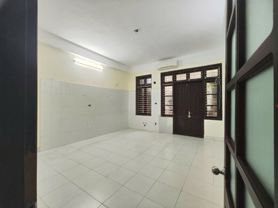 Cho thuê nhà phố bạch mai làm vp, cty, spa, kd 5 tầng x 84m2, 5pn, 4 wc, 26 triệu 1