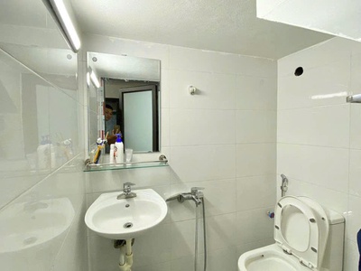 Cho thuê nhà ngõ minh khai 2 tầng x 33m2 spa, nail, tạp hoá 8 triệu 3