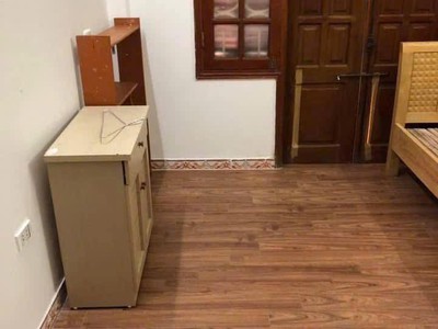 Cho thuê nhà 52 phố nguyễn trãi 4 tầng x 25m2, 9 triệu vp cty, kd onl, ở gđ, nhóm 4 em 3