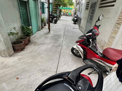 Bán nhà trần bình trọng 3,8m x 10m, hẻm xe hơi cách 1 căn là mặt tiền đường quận 5, giá tốt 2