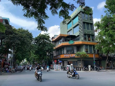 Bán nhà mặt phố cầu giấy mặt tiền khủng 15m, vỉa hè rộng, 67m chào 26.9 tỷ 2