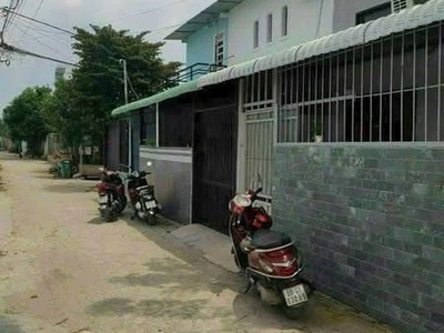 Bán nhà nhỏ xinh tx43 giá 800tr sổ chung, đường trước nhà 5m 2