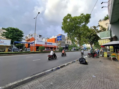 Bán nhà mặt tiền cộng hòa, phường 13, tân bình,gần etown, 7.3x23m, cấp 4, 45 tỷ. 1